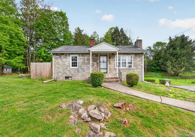 Homes for sale in Hyde Park, NY | 17 Holt Rd, Hyde Park, NY 12538 | MLS# 995448