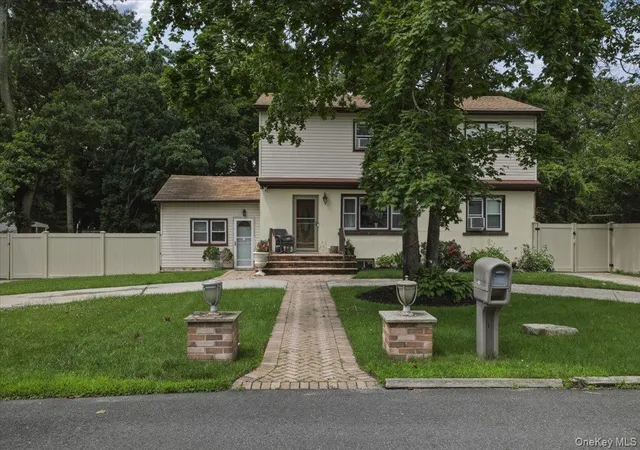 Photo 2 of Sale Pending at 485 Lockwood Dr, Brookhaven, NY 11967 | MLS# 995480 | Listing updated on 2026-08-26