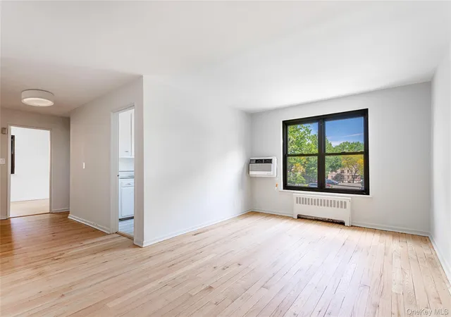 1st image of 9 Terrace Cir #2C, Great Neck, NY 11021 | MLS# 995529