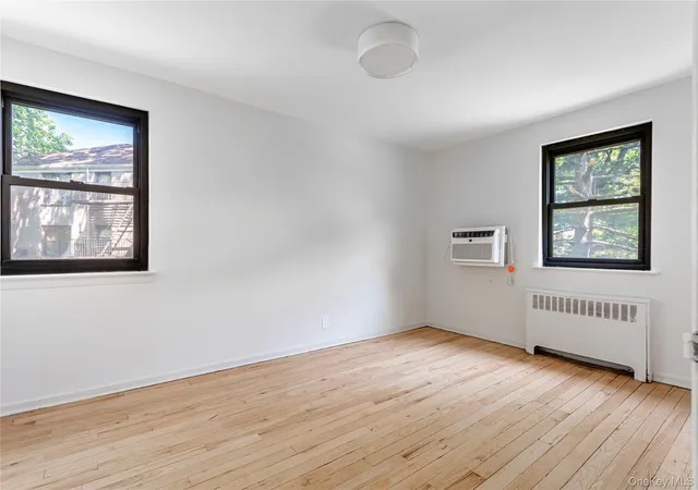 3rd image of 9 Terrace Cir #2C, Great Neck, NY 11021 | MLS# 995529