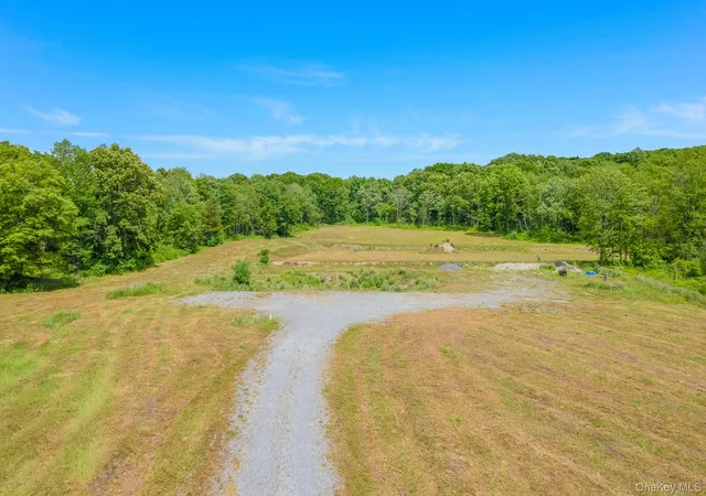 5th image of 24 Villa Ln, Poughkeepsie, NY 12603 | MLS# 995533