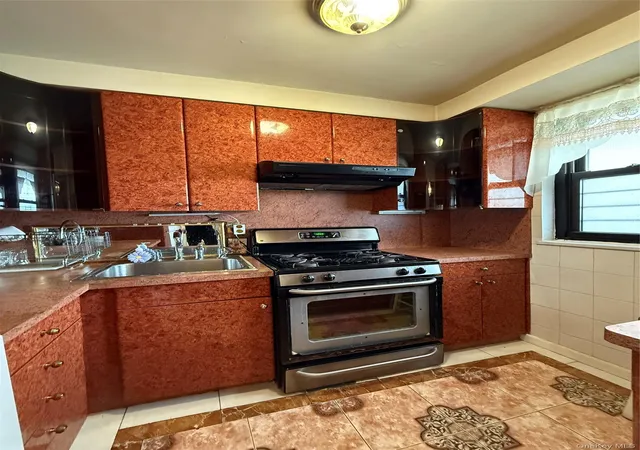 3rd image of 61-45 98Th St #12 F, Rego Park, NY 11374 | MLS# 995562