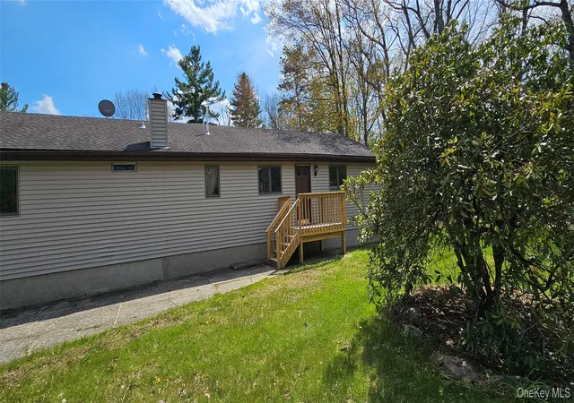 Homes for sale in Deerpark, NY | 87 W Peenpack Trl, Deerpark, NY 12780 | MLS# 995565