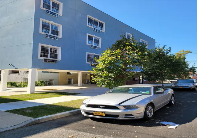 Photo 3 of Multi family home for sale at 3550 Laconia Ave, Bronx, NY 10469 | MLS# 995568 | Listing updated on 2026-05-11