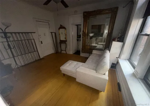 4th image of 105 E 15Th St, New York, NY 10003