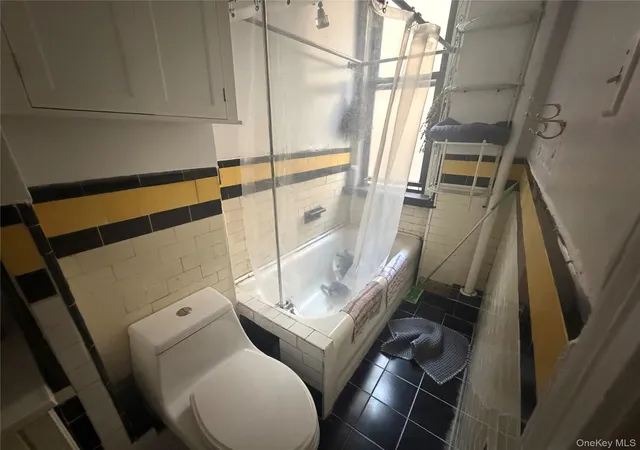 2nd image of 105 E 15Th St, New York, NY 10003