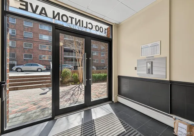 Photo 3 of Condo for sale at 100 Clinton Ave #4R, Mineola, NY 11501 | MLS# 995584 | Listing updated on 2026-09-25