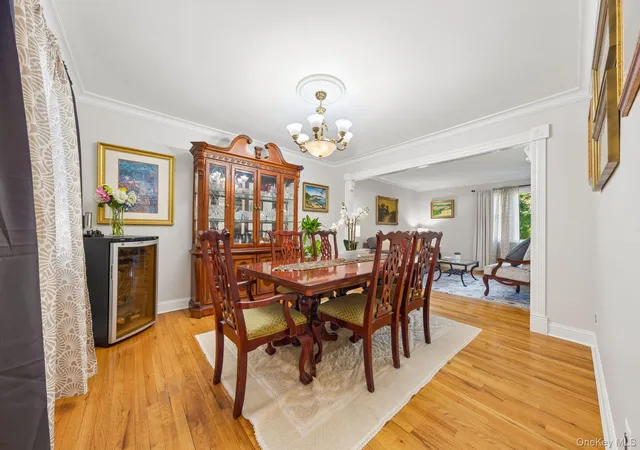 5th image of 3 Camsanette Ct, Oyster Bay, NY 11542 | MLS# 995589