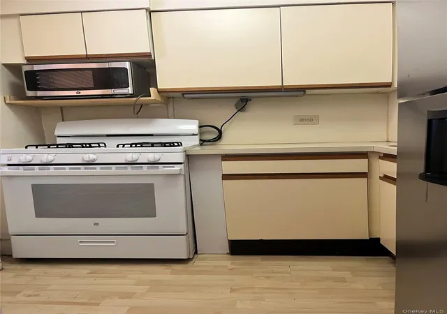 4th image of 61-25 97Th St #6L, Rego Park, NY 11374 | MLS# 995592
