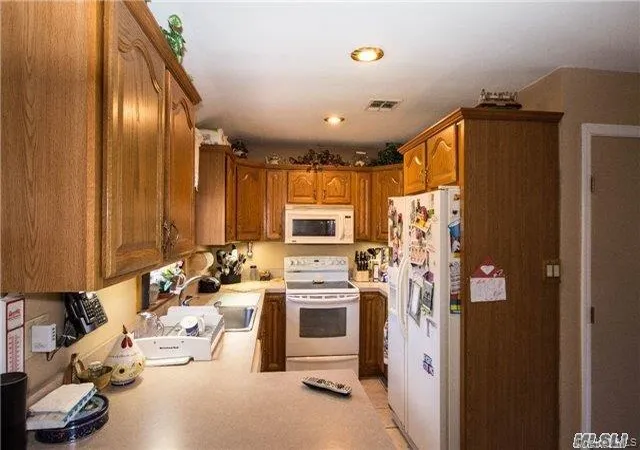 3rd image of 2 John Roe Smith Ave, Medford, NY 11763 | MLS# 995602