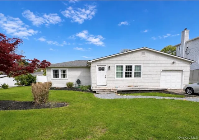 1st image of 7 Bay St, Brookhaven, NY 11934 | MLS# 995617