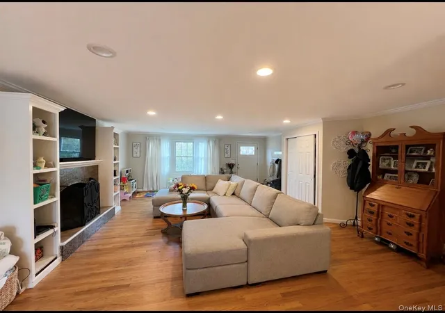 5th image of 7 Bay St, Brookhaven, NY 11934 | MLS# 995617