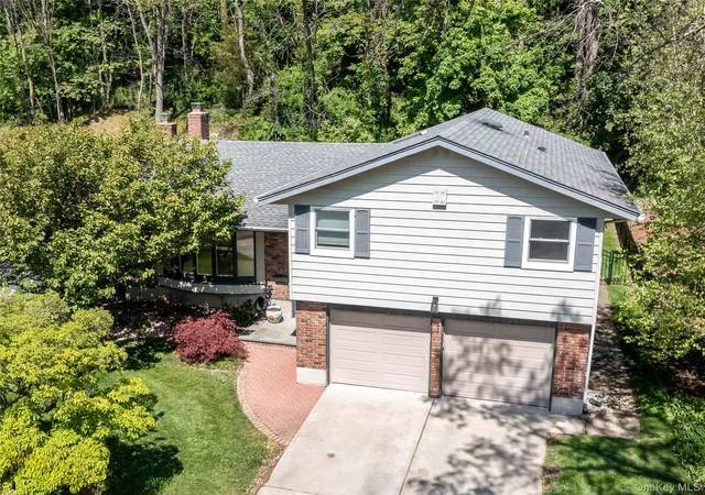 1st image of 50 Roger Dr, North Hempstead, NY 11050 | MLS# 995620