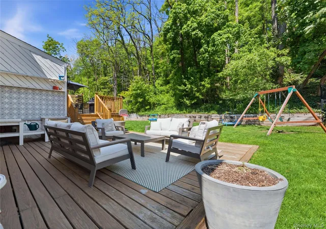 33rd image of 50 Roger Dr, North Hempstead, NY 11050 | MLS# 995620