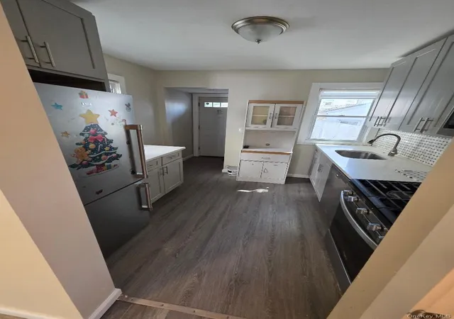Photo 4 of Sale Pending at 9245 76th Street, Woodhaven, NY 11421 | MLS# 995643 | Listing updated on 2026-06-26