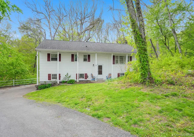 Homes for sale in Hyde Park, NY | 82 Roosevelt Rd, Hyde Park, NY 12538 | MLS# 995650