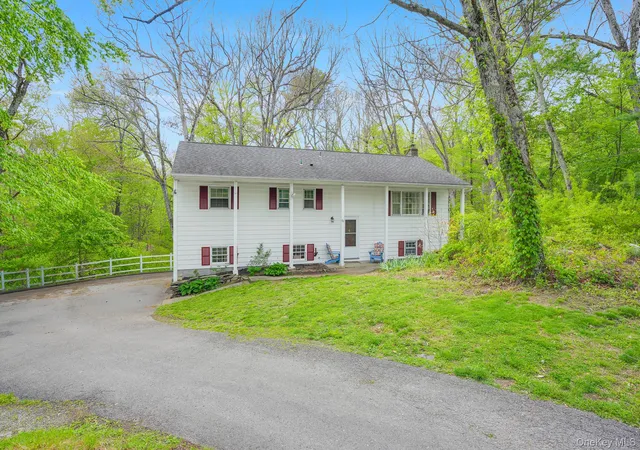 Homes for sale in Hyde Park, NY | 82 Roosevelt Rd, Hyde Park, NY 12538 | MLS# 995650