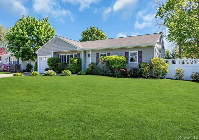 1st image of 481 Bayport Ave, Bayport, NY 11705 | MLS# 995656