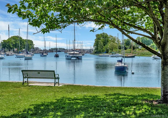 2nd image of 309 Palmer Ter, Mamaroneck, NY 10543