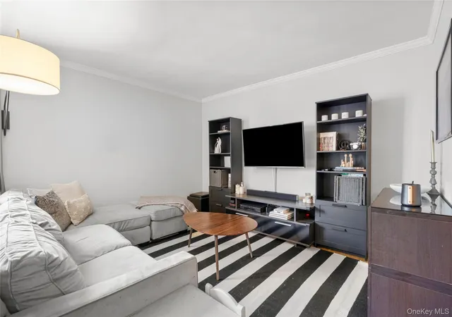 5th image of 309 Palmer Ter #2A, Mamaroneck, NY 10543 | MLS# 995679