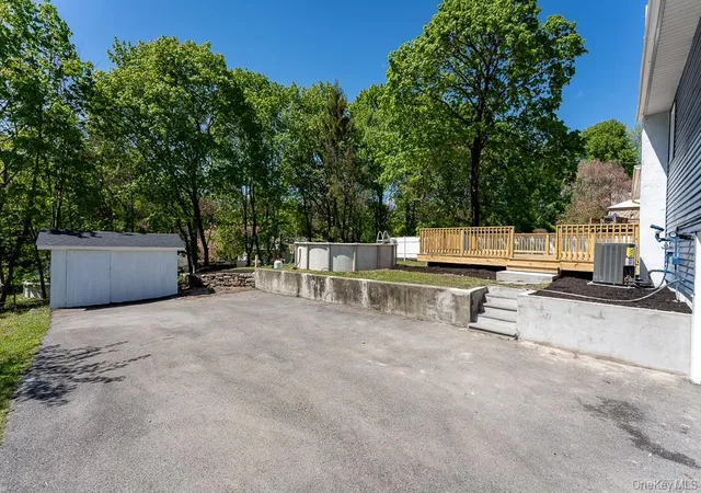 3rd image of 22 Oriole Dr, Poughkeepsie, NY 12601 | MLS# 995740