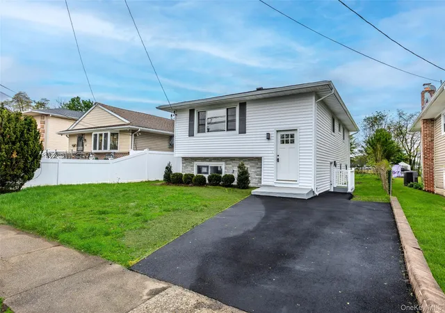Photo 4 of Sale Pending at 66 4th Avenue, Westbury, NY 11590 | MLS# 995751 | Listing updated on 2026-09-29