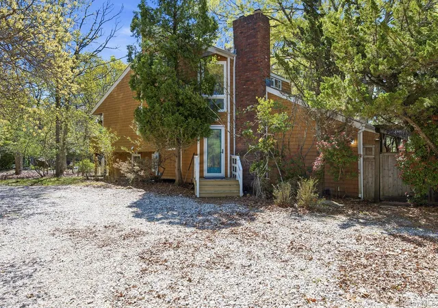 1st image of 20 Norfolk Dr, East Hampton, NY 11937 | MLS# 995760