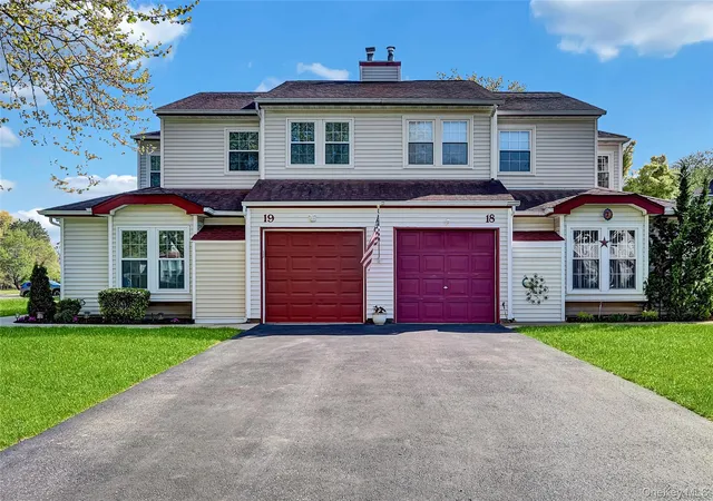 3rd image of 19 Delaware Ct, Coram, NY 11727 | MLS# 995764