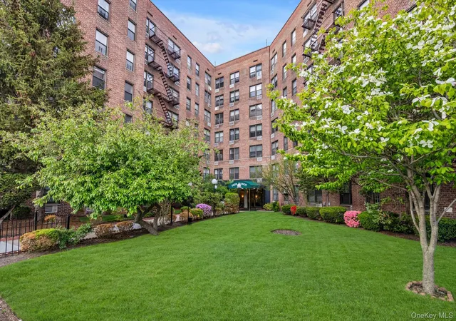 2nd image of Park Manor Condo, Forest Hills, NY 11375