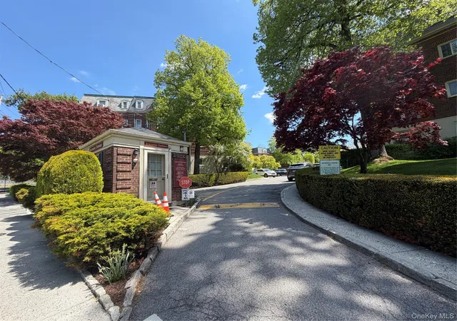 Homes for sale in Scarsdale, NY | 4 Chateaux Circle #4C, Scarsdale, NY 10583 | MLS# 995850