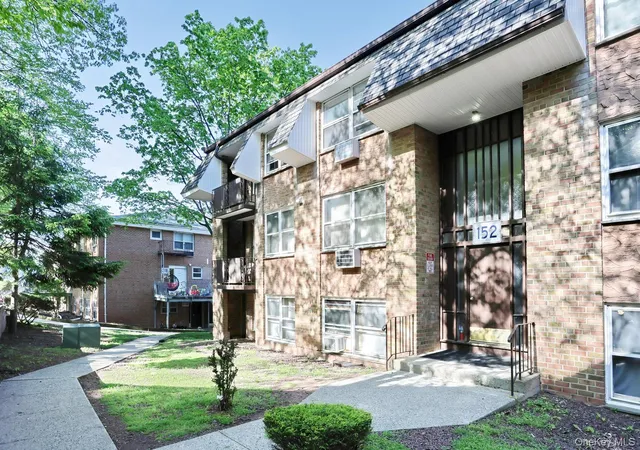 1st image of 152 Kearsing Pkwy #E, Monsey, NY 10952 | MLS# 995851
