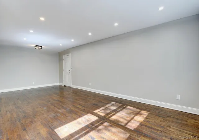 4th image of 152 Kearsing Pkwy #E, Monsey, NY 10952 | MLS# 995851