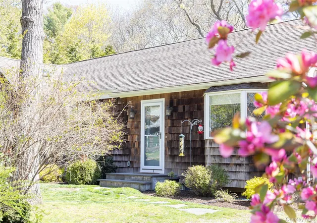 4th image of 1635 Smith Rd, Peconic, NY 11958 | MLS# 995874