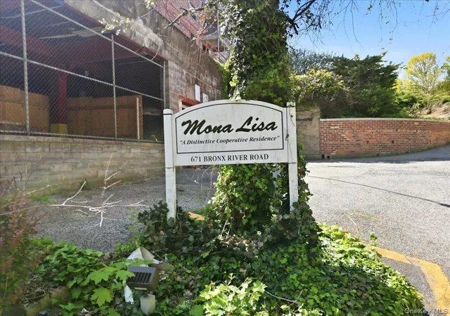3rd image of 671 Bronx River Rd #2f, Yonkers, NY 10704 | MLS# 995896