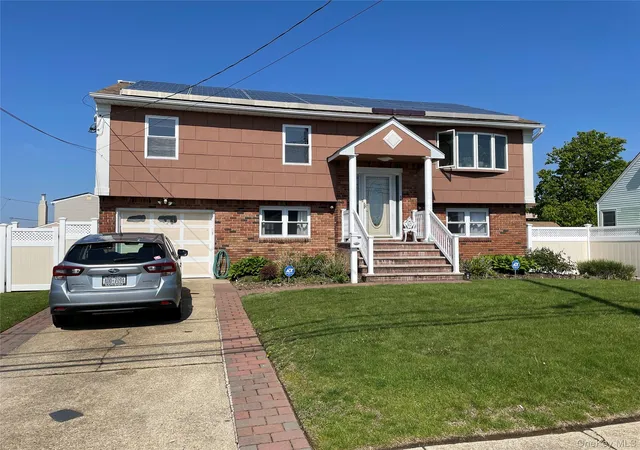 31st image of 84 Surf Rd, Lindenhurst, NY 11757 | MLS# 995923