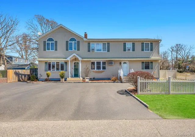 2nd image of 45 Dogwood Rd, West Islip, NY 11795 | MLS# 995925