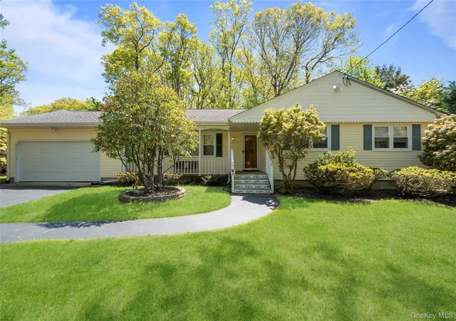 1st image of 6 Canterbury Ct, East Setauket, NY 11733 | MLS# 995959
