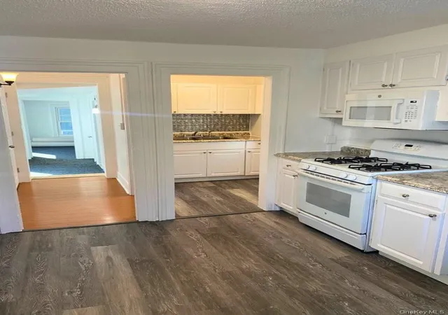 Listing Photo 2 - Condo for sale in building located at 177 Broad St, Catskill, NY 12414 - Unit #