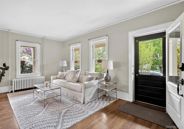 5th image of 2 Van Buren St, North Hempstead, NY 11050 | MLS# 995977