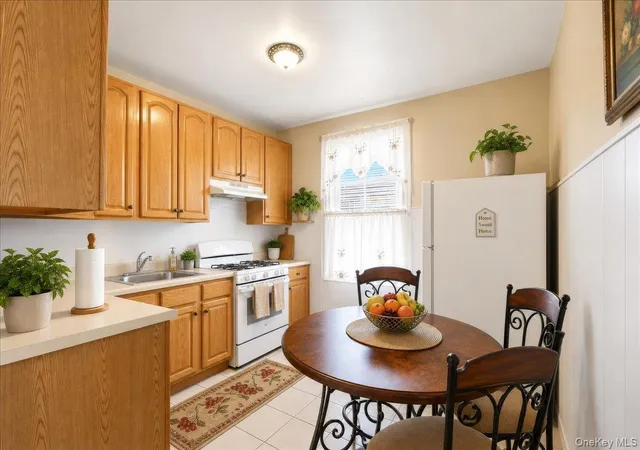 21st image of 2041 Hobart Ave, Bronx, NY 10461 | MLS# 996033