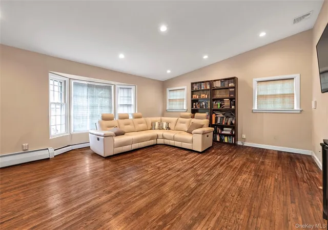Photo 3 of Single family home for sale at 816 Cliffside Ave, Hempstead, NY 11581 | MLS# 996052 | Listing updated on 2026-08-21