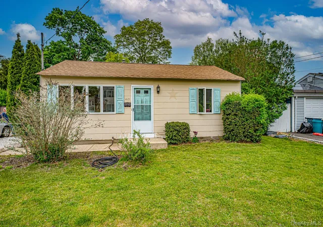 Photo 1 of Sale Pending at 410 3rd Avenue, East Northport, NY 11731 | MLS# 996076 | Listing updated on 2026-09-18