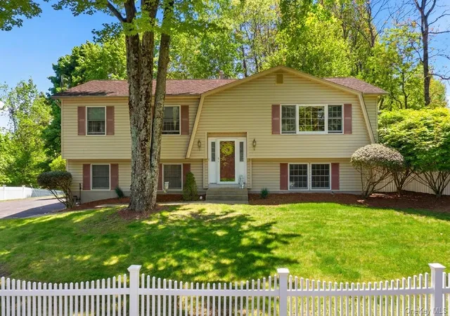 1st image of 10 Sabin Dr, Ramapo, NY 10901 | MLS# 996084