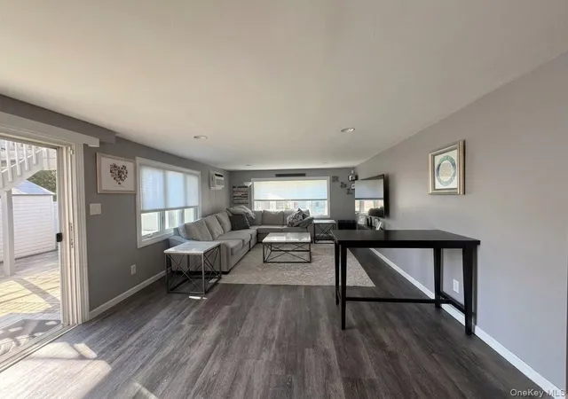 3rd image of 1004 N Broadway, Oyster Bay, NY 11758 | MLS# 996089