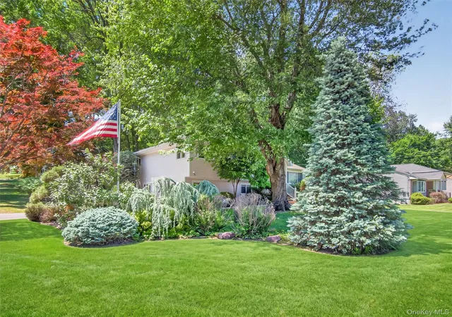 2nd image of 18 Mark Ln, Clarkstown, NY 10956 | MLS# 996113