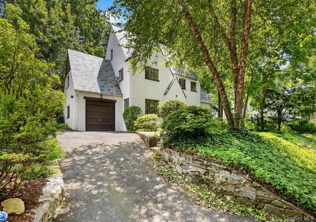 Homes for sale in Scarsdale, NY | 10 River Rd, Scarsdale, NY 10583 | MLS# 996128