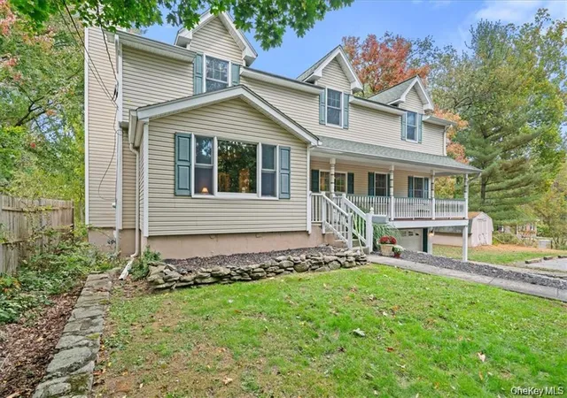 Photo 1 of Single family home for sale at 3 Seven Lakes Dr, Sloatsburg, NY 10974 | MLS# 996132 | Listing updated on 2026-06-08