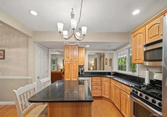 Photo 2 of Single family home for sale at 3 Seven Lakes Dr, Sloatsburg, NY 10974 | MLS# 996132 | Listing updated on 2026-06-08
