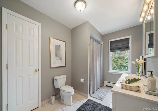 Photo 3 of Single family home for sale at 3 Seven Lakes Dr, Sloatsburg, NY 10974 | MLS# 996132 | Listing updated on 2026-06-08