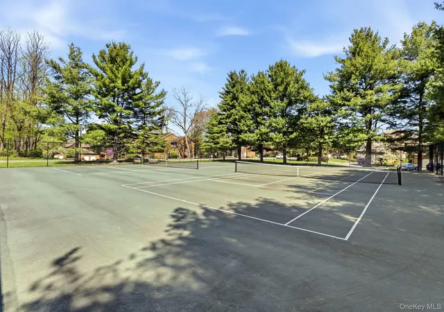 Homes for sale in Yorktown, NY | 102 Ridgeview Ln, Yorktown, NY 10598 | MLS# 996180
